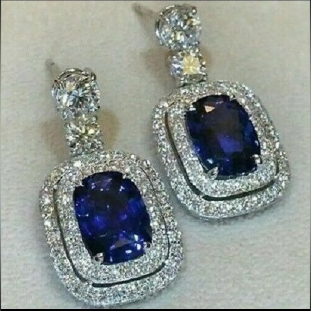 🌟 Elegant Dangle Drop Sapphire Earrings